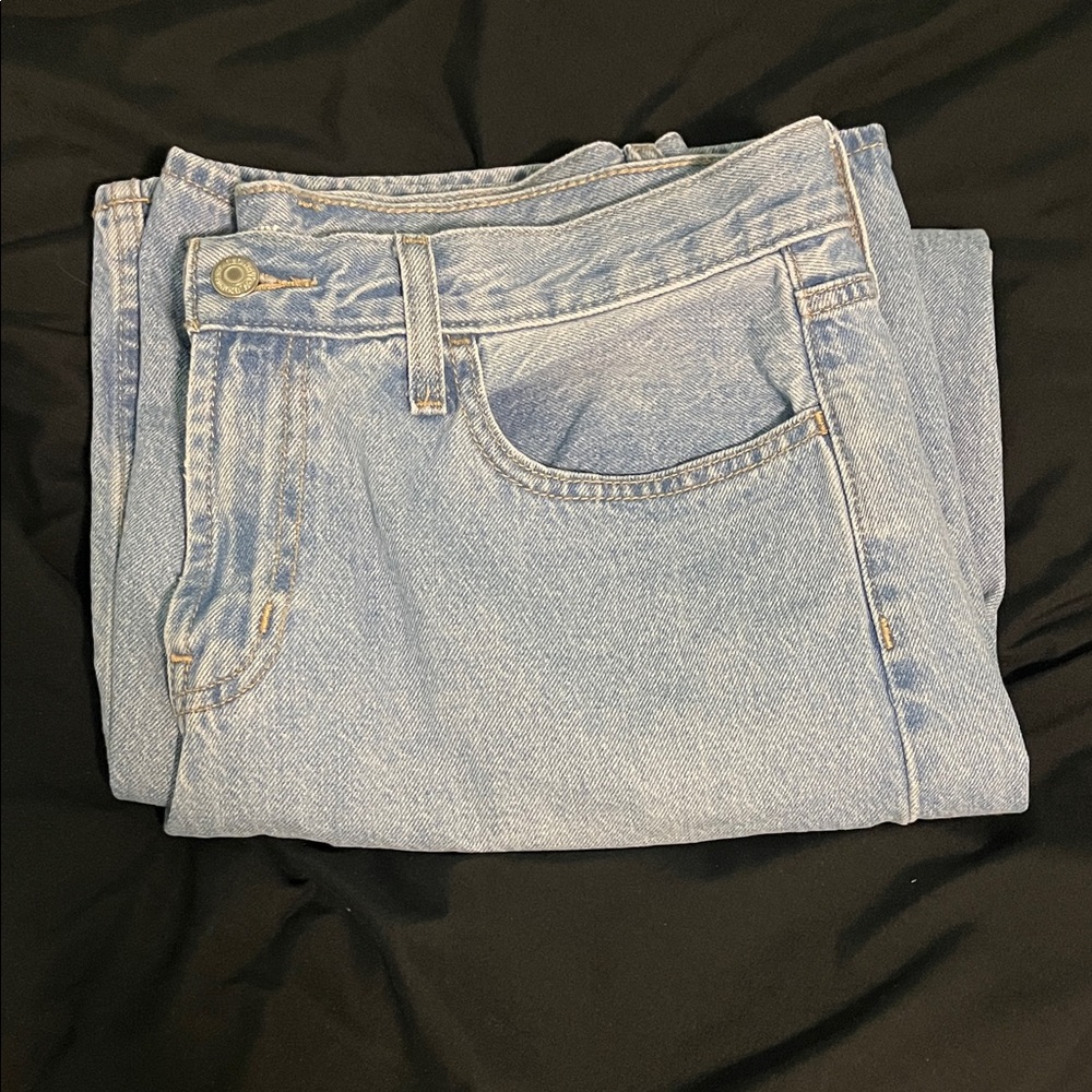 Old Navy Mid-Rise Wow Baggy Wide-Leg Jeans in Light Blue Wash